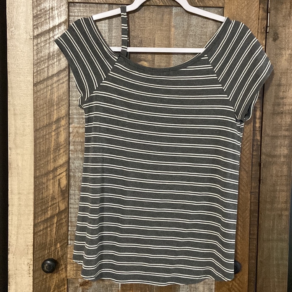 Cold shoulder tee - Picture 4 of 4
